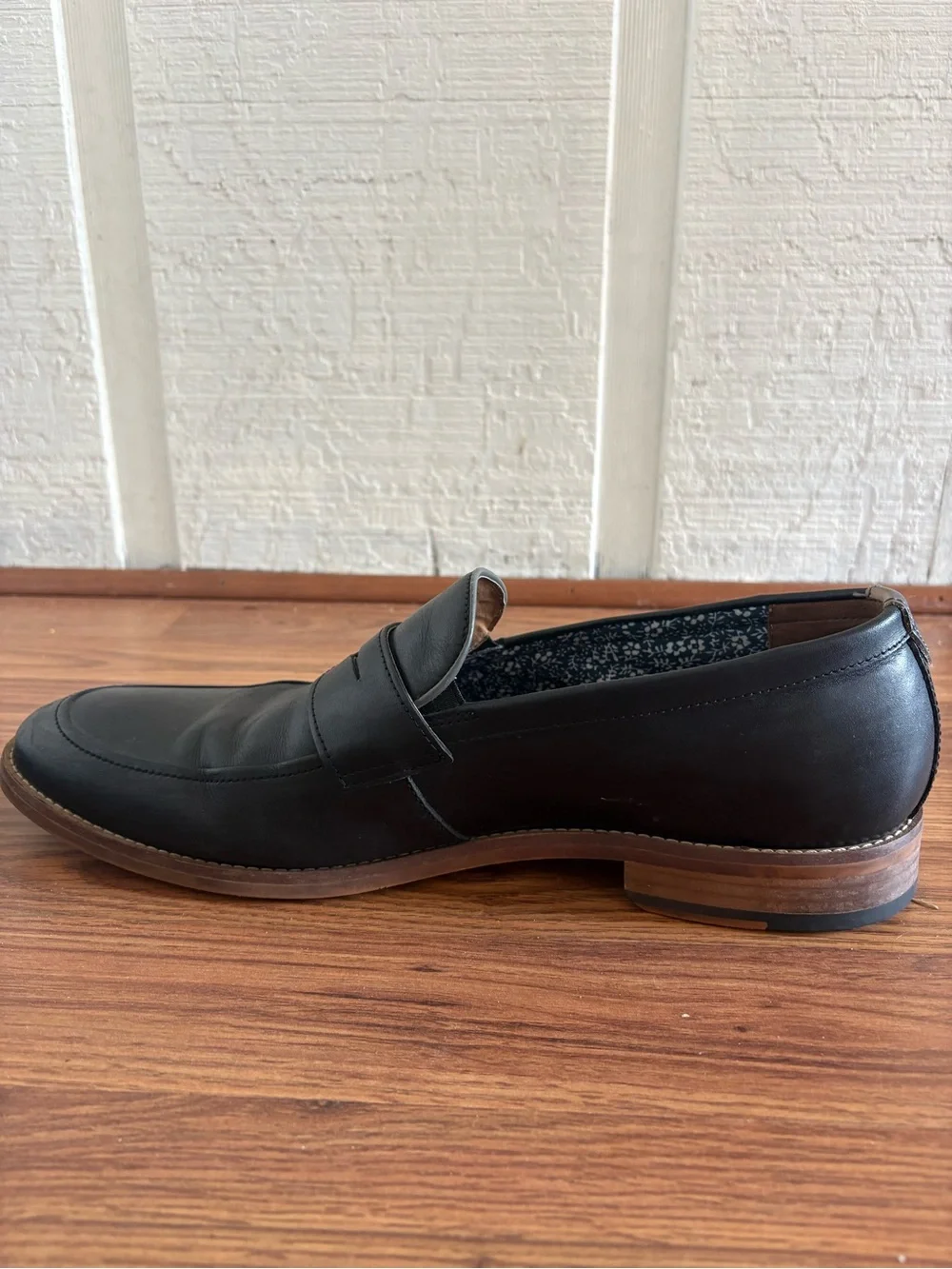 Johnston & Murphy classic black